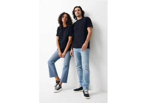 Iqoniq Kakadu relaxed recycled cotton t-shirt, black